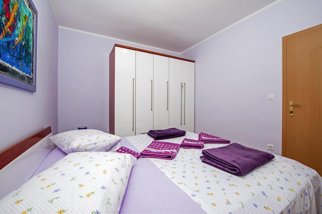Apartments Karmen 로비니 외부 사진