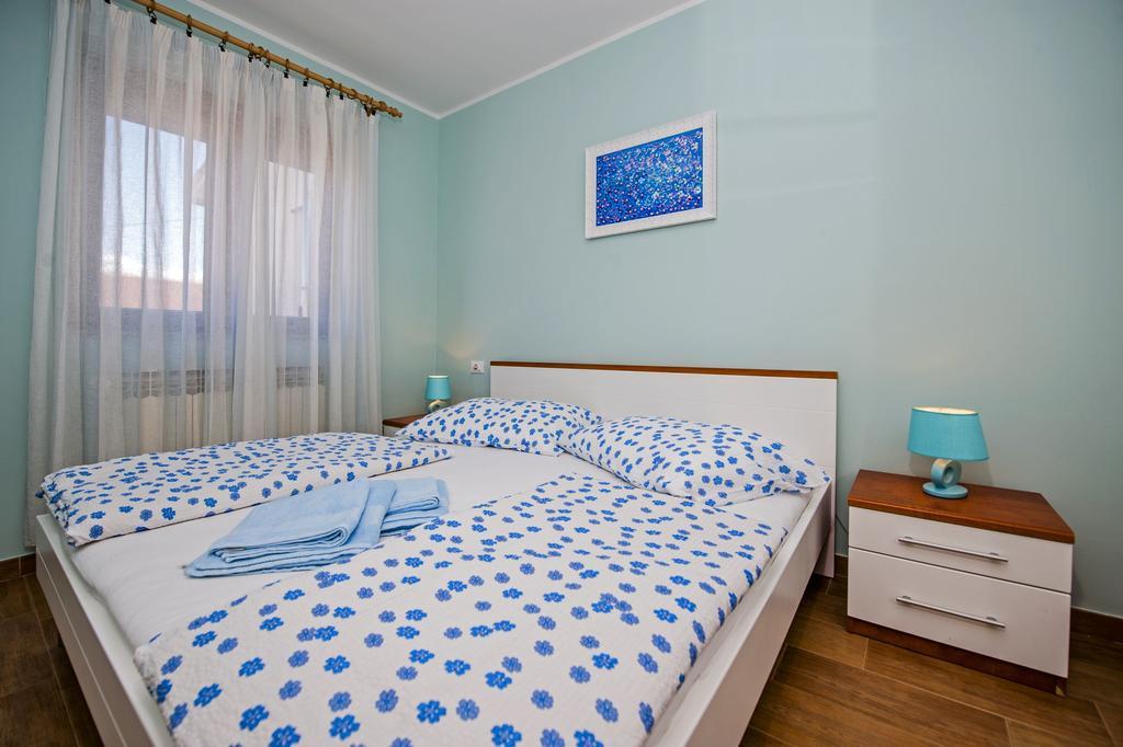 Apartments Karmen 로비니 외부 사진
