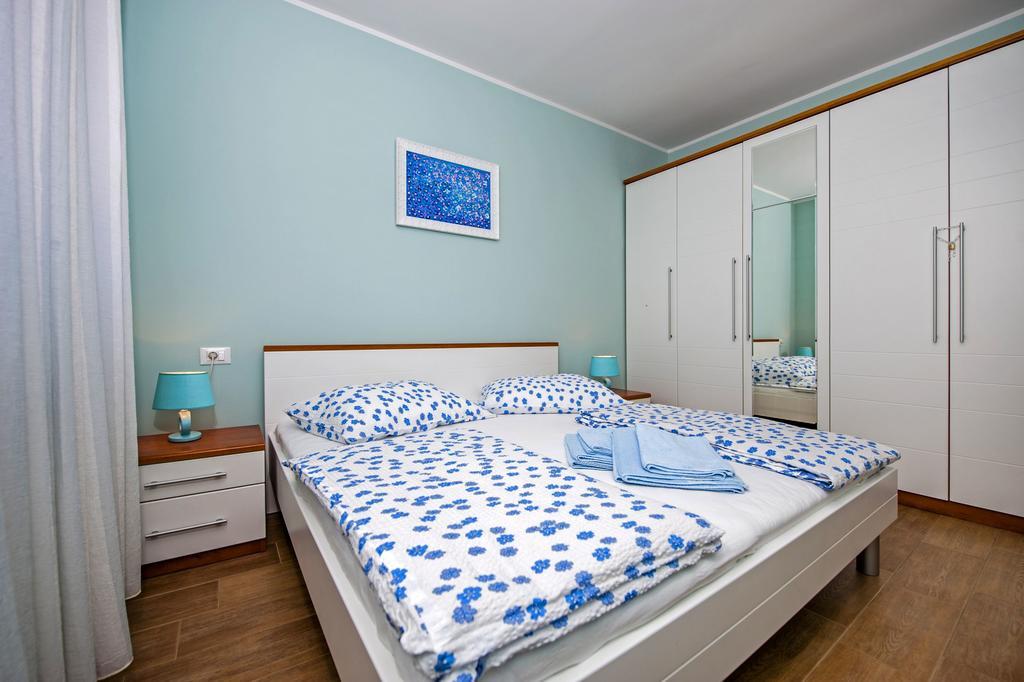 Apartments Karmen 로비니 외부 사진