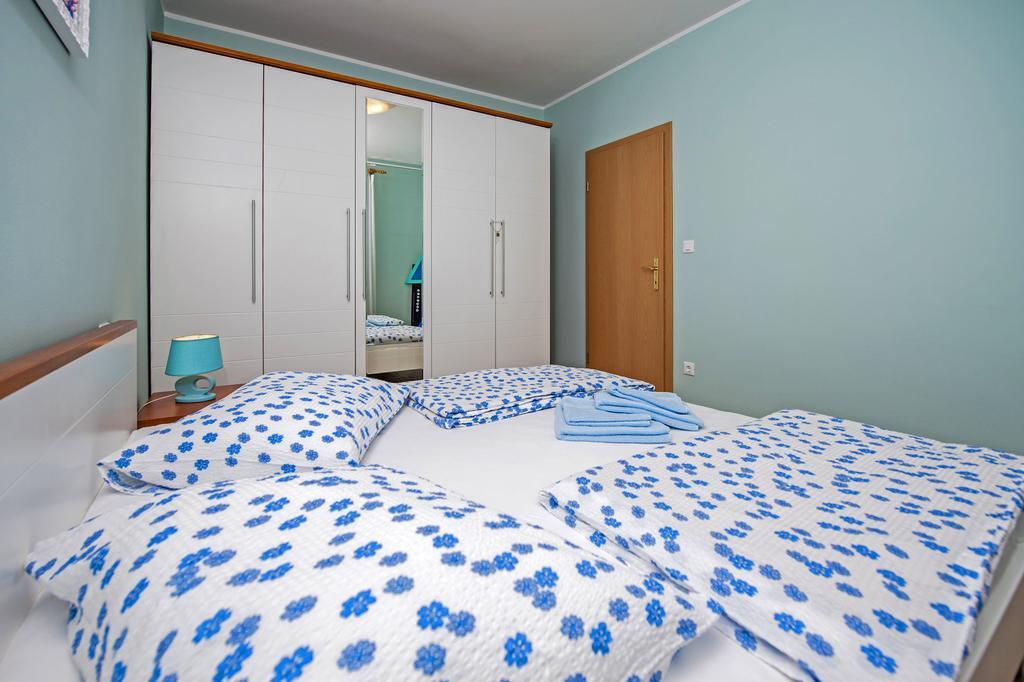 Apartments Karmen 로비니 외부 사진