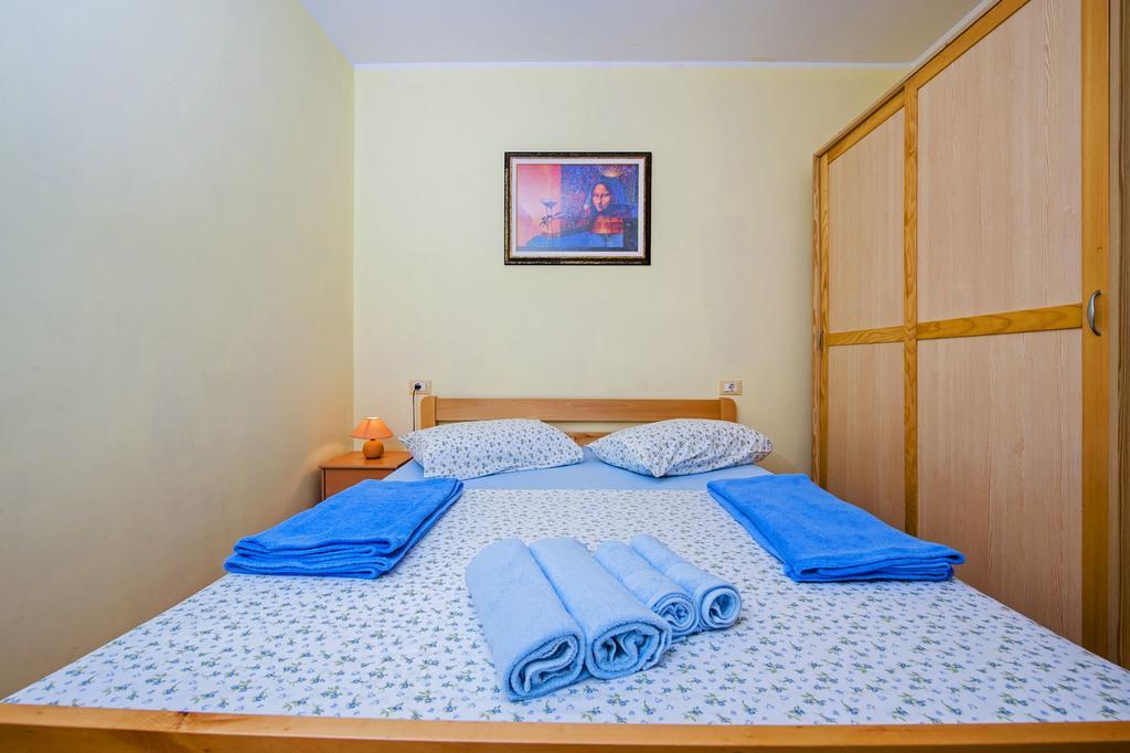 Apartments Karmen 로비니 외부 사진